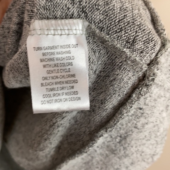 Disney Mickey Mouse And Minnie Mouse Gray Long Sleeve Top Size XS - Picture 11 of 11